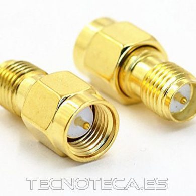SCHA006. Adaptador SMA macho a SMA hembra invertida