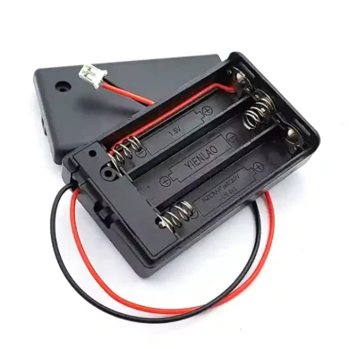 SCHPP003. Portapilas 3 pilas AAA interruptor