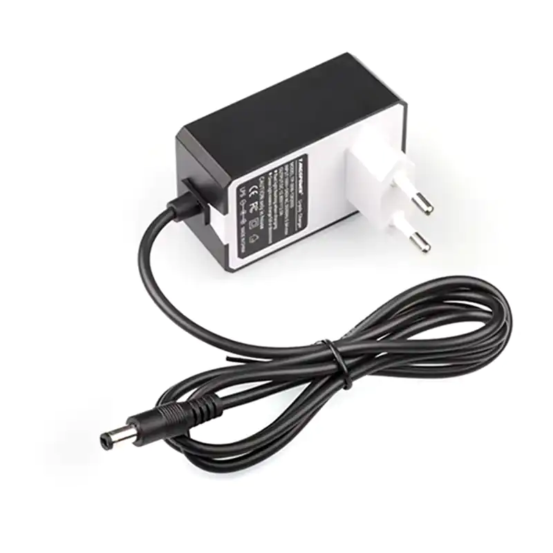 Cargador 12.6v 2A