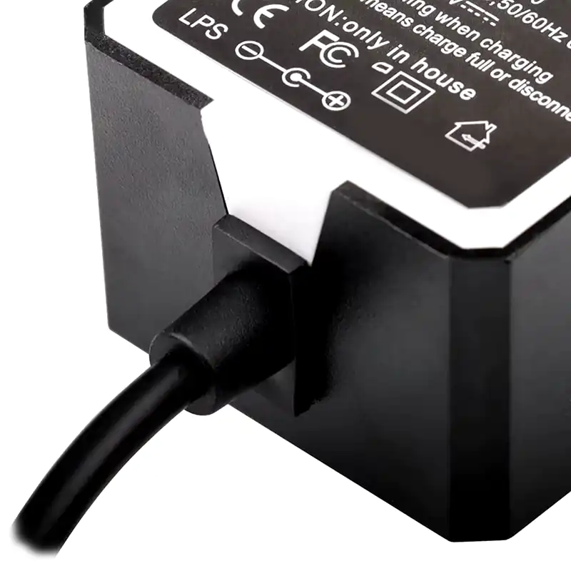 Cargador 12.6v 2A