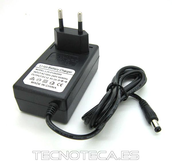 Cargador baterias 2X18650 8,4V 2A 2S