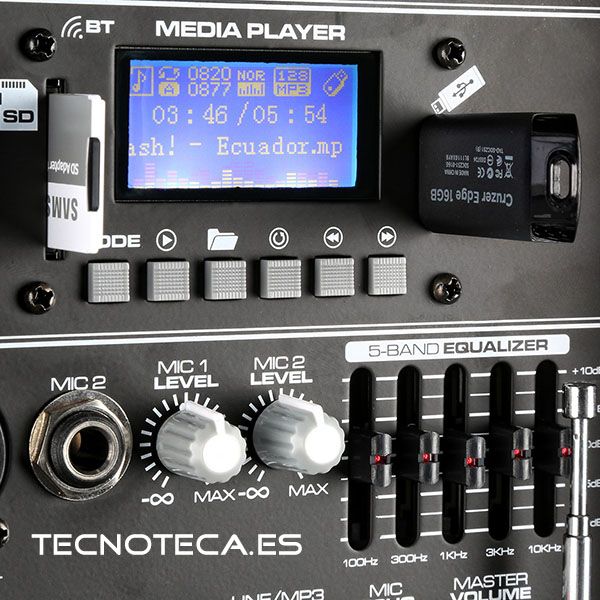 ALTAVOZ AUTOAMPLIFICADO PORTATIL de 15"