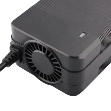 Cargador de baterías litio 42VDC 10S 10X18650 4A