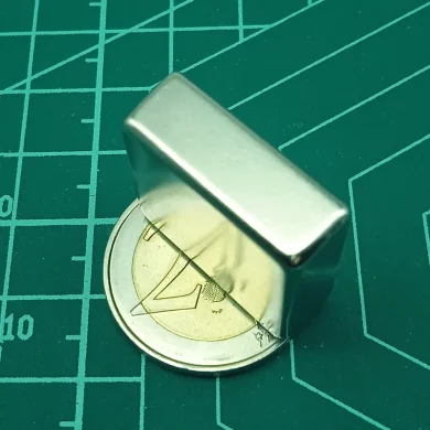 MAGNET32
