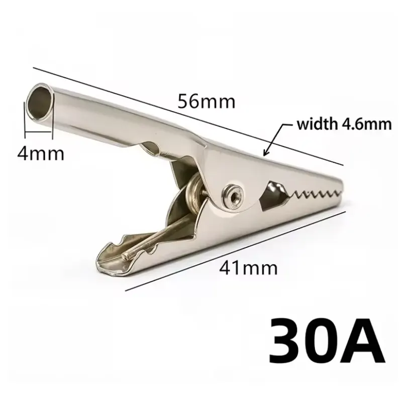 Pinza de cocodrilo aislada