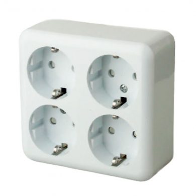 Base Schuko de 4 tomas